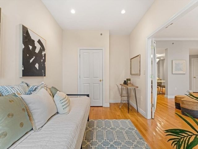4 Charlesgate East 404, Boston, MA 02215