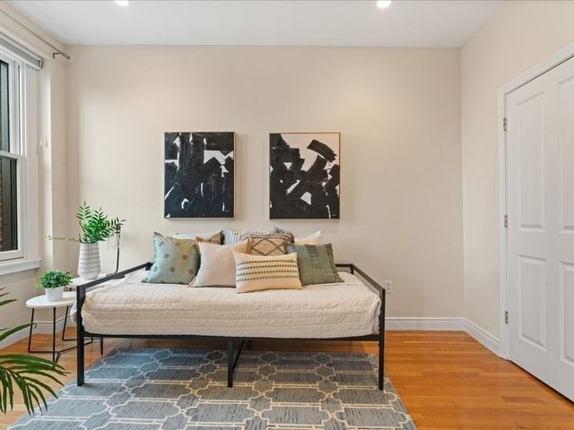 4 Charlesgate East 404, Boston, MA 02215