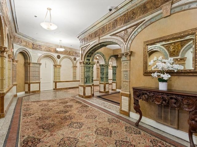 4 Charlesgate East 404, Boston, MA 02215