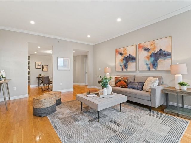 4 Charlesgate East 404, Boston, MA 02215
