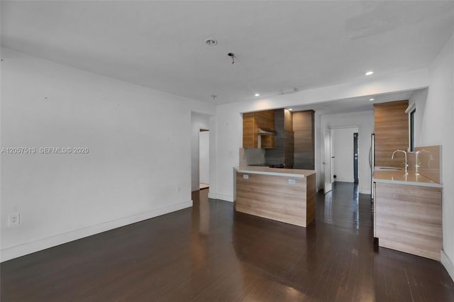 7020 NE 5th Ave, Miami, FL 33138