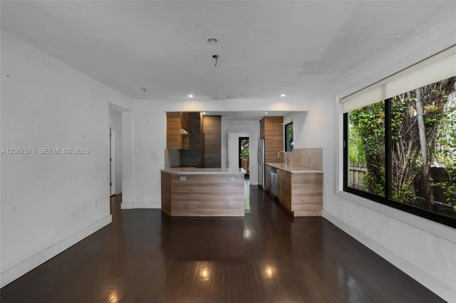 7020 NE 5th Ave, Miami, FL 33138