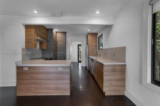 7020 NE 5th Ave, Miami, FL 33138