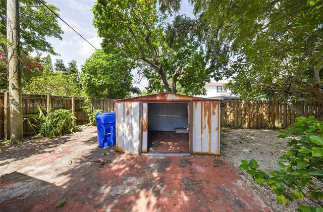 7020 NE 5th Ave, Miami, FL 33138