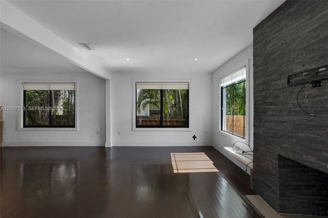 7020 NE 5th Ave, Miami, FL 33138