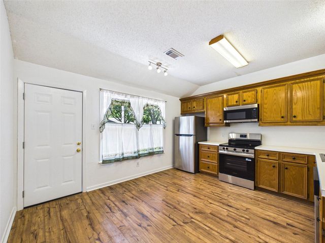 2955 County Road 855c, Alvin, TX 77511