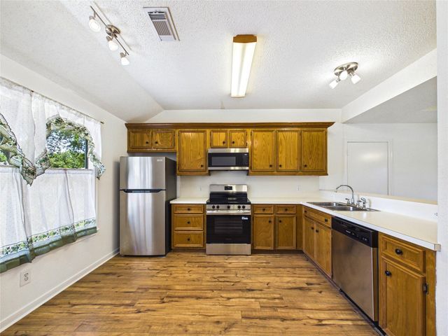 2955 County Road 855c, Alvin, TX 77511