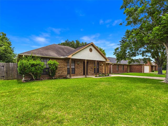 2955 County Road 855c, Alvin, TX 77511