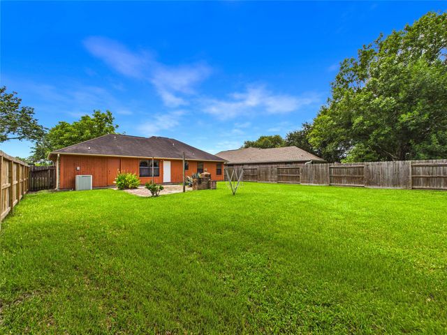 2955 County Road 855c, Alvin, TX 77511