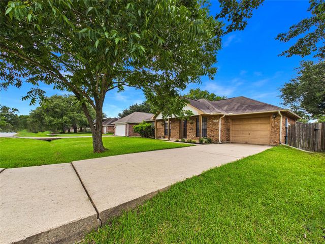 2955 County Road 855c, Alvin, TX 77511