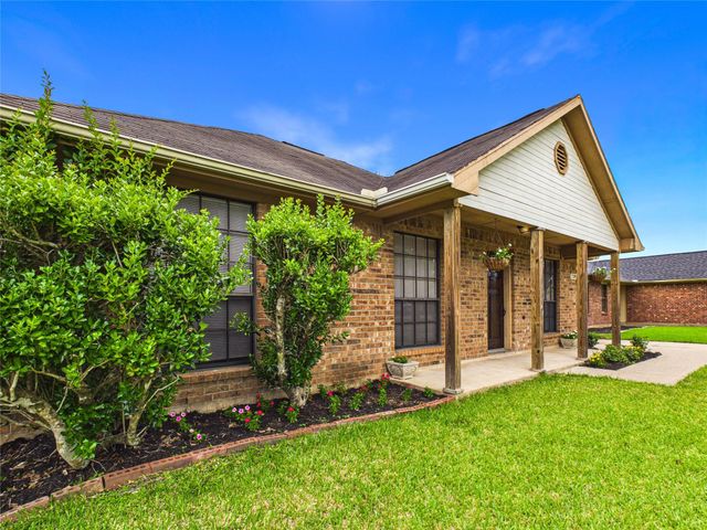 2955 County Road 855c, Alvin, TX 77511