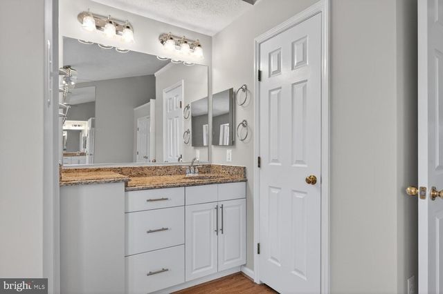 14113 WINDING RIDGE LN, Centreville, VA 20121