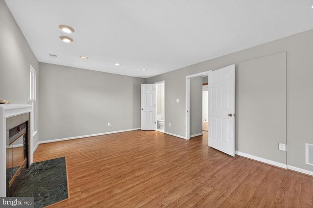 14113 WINDING RIDGE LN, Centreville, VA 20121
