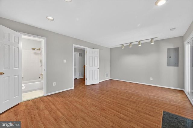 14113 WINDING RIDGE LN, Centreville, VA 20121