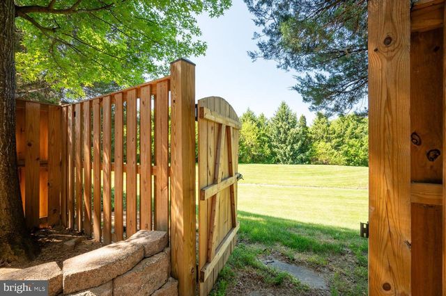 14113 WINDING RIDGE LN, Centreville, VA 20121