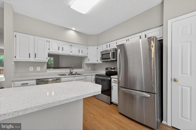 14113 WINDING RIDGE LN, Centreville, VA 20121