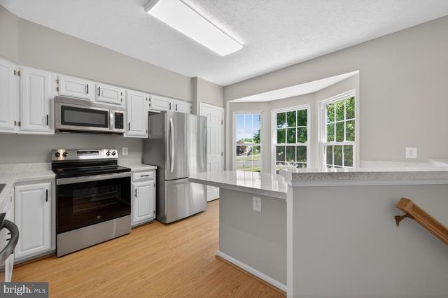 14113 WINDING RIDGE LN, Centreville, VA 20121