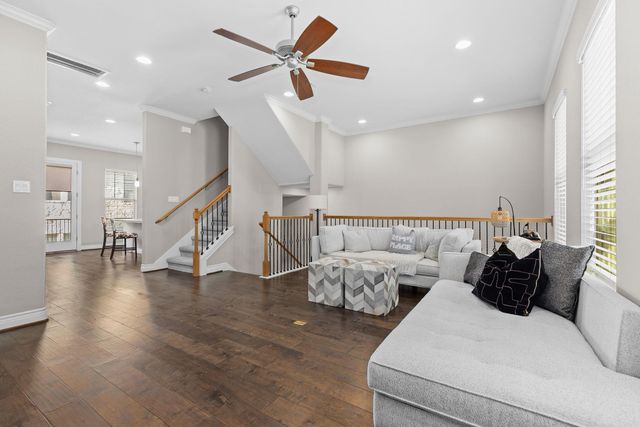 1125 Highknoll LN, Georgetown, TX 78628