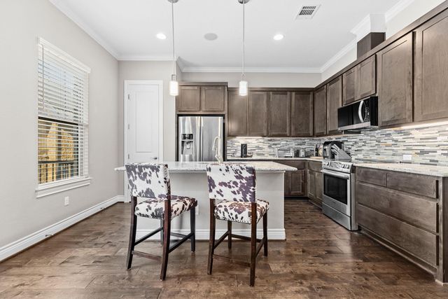 1125 Highknoll LN, Georgetown, TX 78628