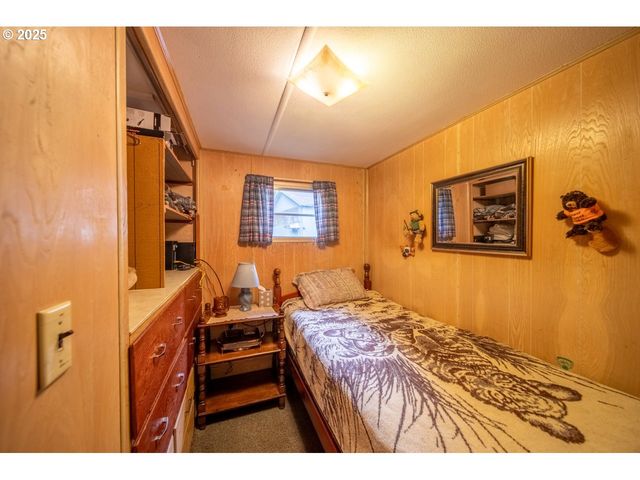 1900 ROWE St, Reedsport, OR 97467