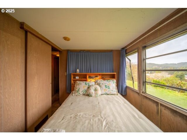 1900 ROWE St, Reedsport, OR 97467