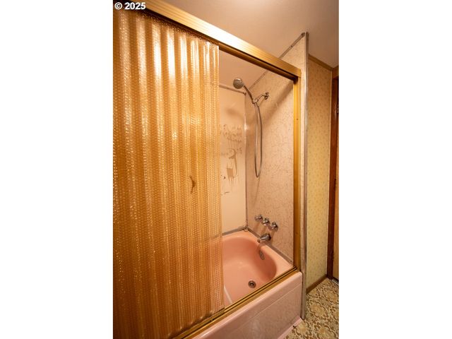 1900 ROWE St, Reedsport, OR 97467