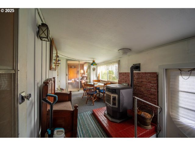 1900 ROWE St, Reedsport, OR 97467