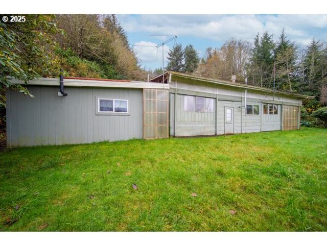 1900 ROWE St, Reedsport, OR 97467