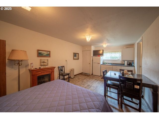 1900 ROWE St, Reedsport, OR 97467