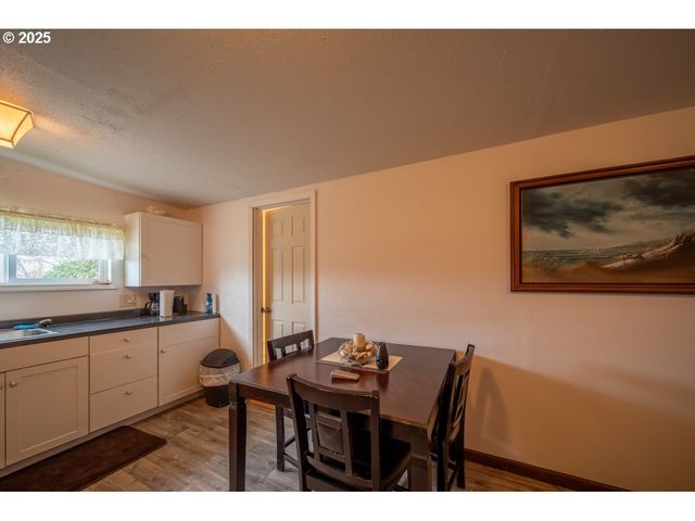 1900 ROWE St, Reedsport, OR 97467