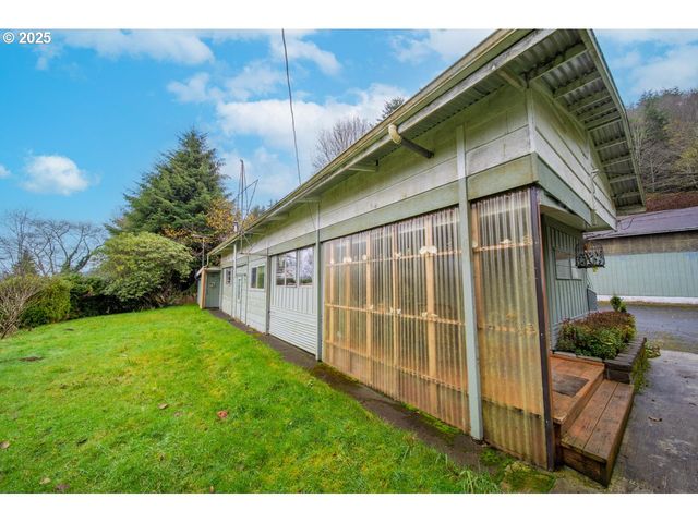 1900 ROWE St, Reedsport, OR 97467