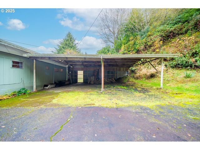 1900 ROWE St, Reedsport, OR 97467