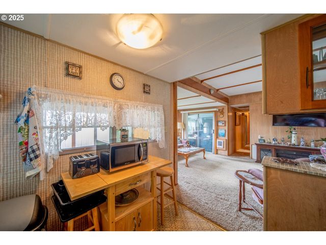 1900 ROWE St, Reedsport, OR 97467