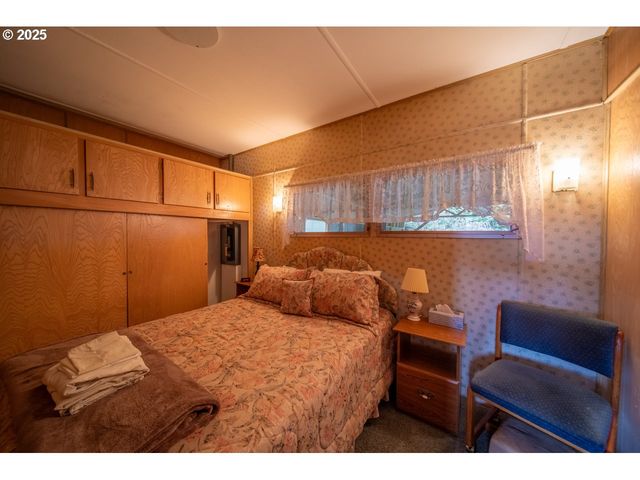 1900 ROWE St, Reedsport, OR 97467