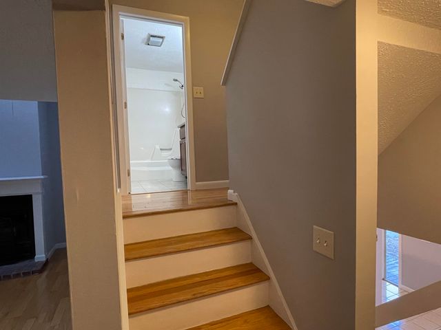 12 Victoria Drive, Merrimack, NH 03054