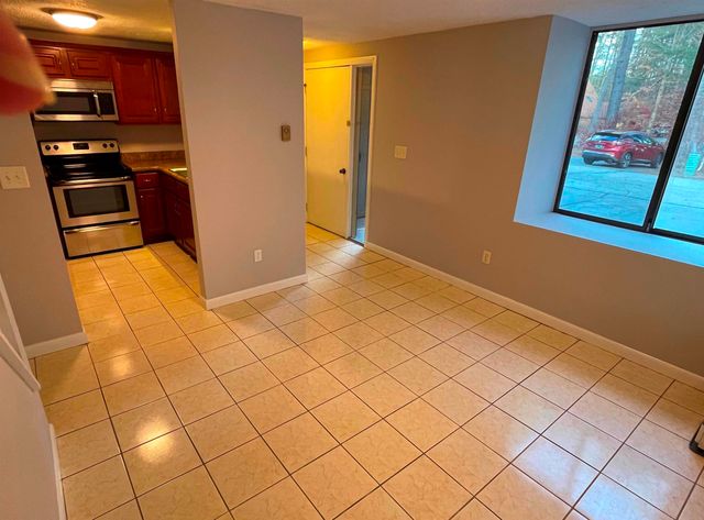 12 Victoria Drive, Merrimack, NH 03054