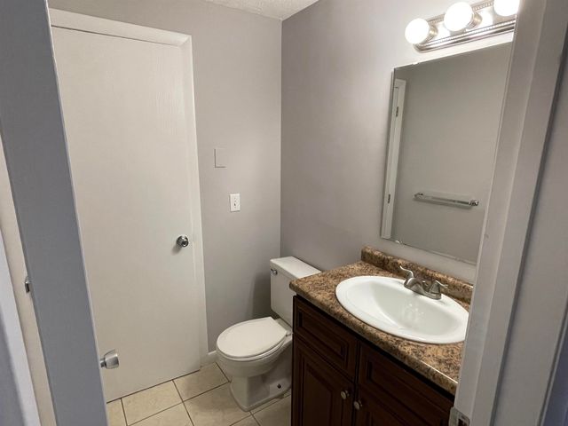 12 Victoria Drive, Merrimack, NH 03054