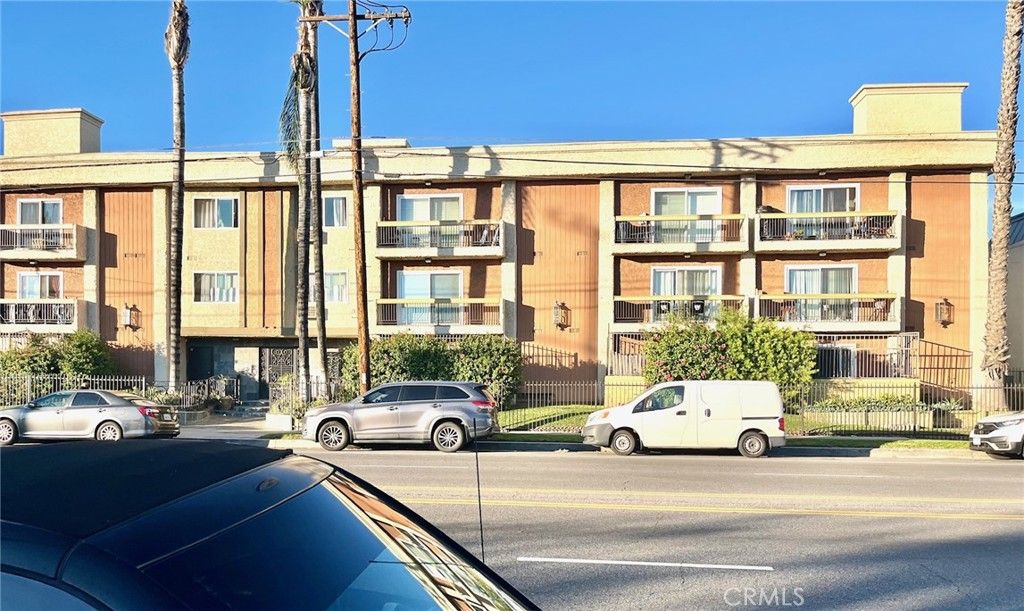 20327 Saticoy 304, Winnetka, CA 91306 — exterior
