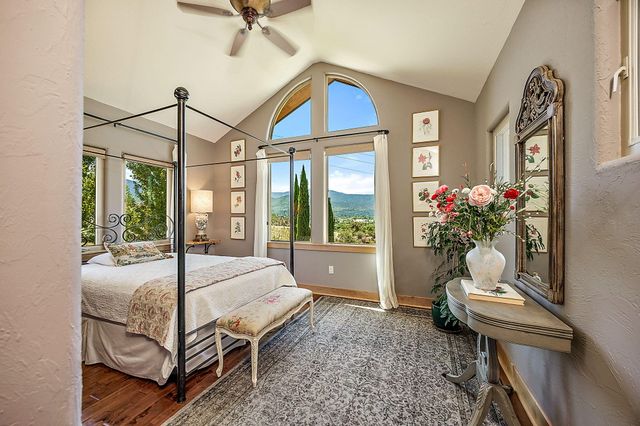 988 Dead Indian Memorial Road, Ashland, OR 97520