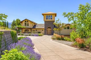 988 Dead Indian Memorial Road, Ashland, OR 97520