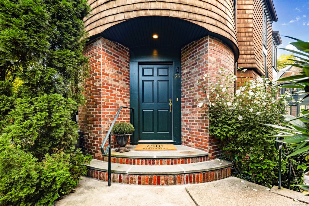 23 Mead Street, New Canaan, CT 06840