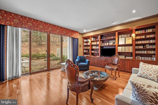 38 BOUTON GREEN CT, Baltimore, MD 21210