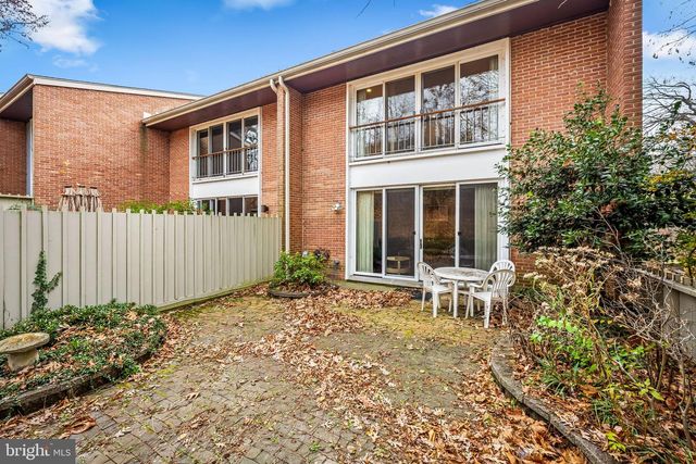 38 BOUTON GREEN CT, Baltimore, MD 21210