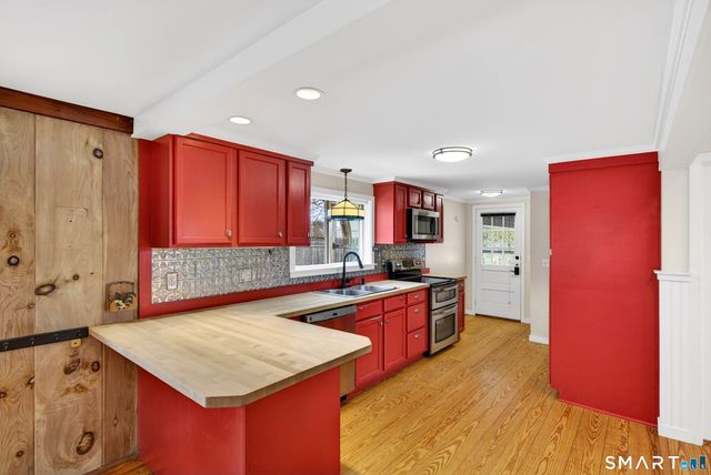 25 Pond Road, Old Saybrook, CT 06475