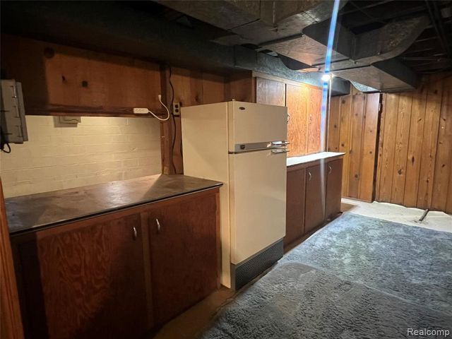 2527 Buckingham Avenue, Birmingham, MI 48009