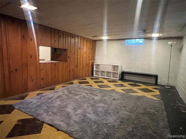 2527 Buckingham Avenue, Birmingham, MI 48009