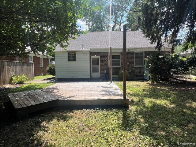 2527 Buckingham Avenue, Birmingham, MI 48009