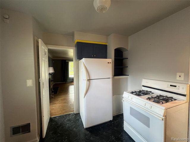 2527 Buckingham Avenue, Birmingham, MI 48009