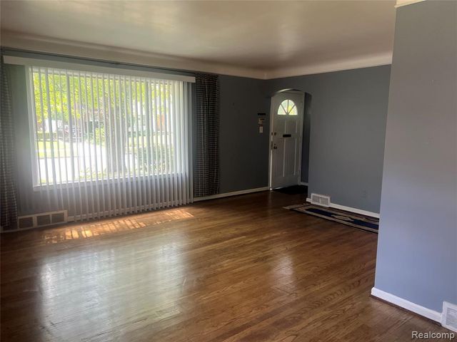 2527 Buckingham Avenue, Birmingham, MI 48009