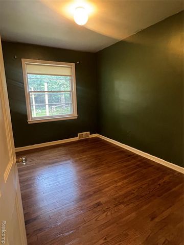 2527 Buckingham Avenue, Birmingham, MI 48009